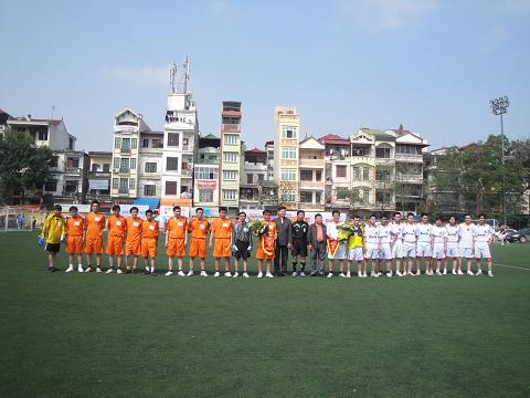 Trận giao hữu bóng đá lượt về chào mừng 80 năm ngày thành lập đoàn TNCSHCM
