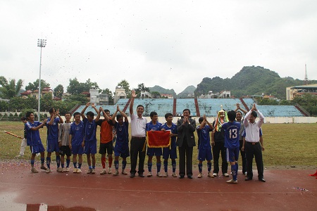 Giải bóng đá Cúp Doanh nhân Sơn La lần thứ nhất năm 2011